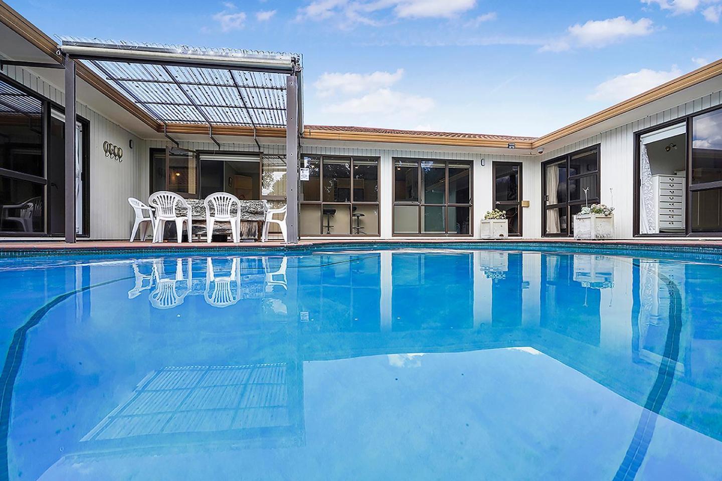 Wow, Spacious Home With A Pool Hamilton Kültér fotó