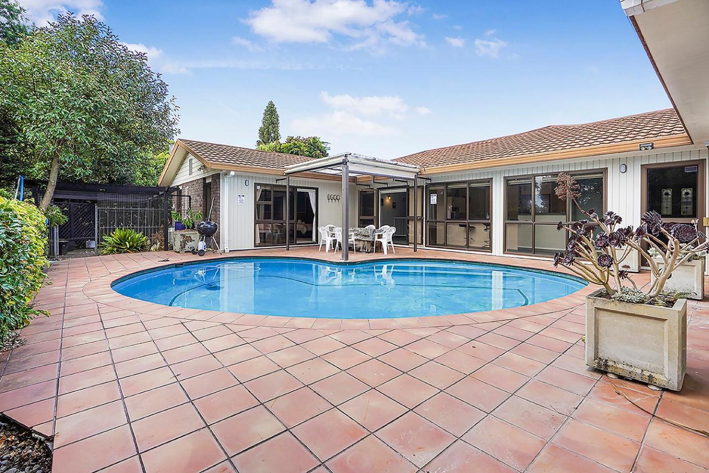 Wow, Spacious Home With A Pool Hamilton Kültér fotó