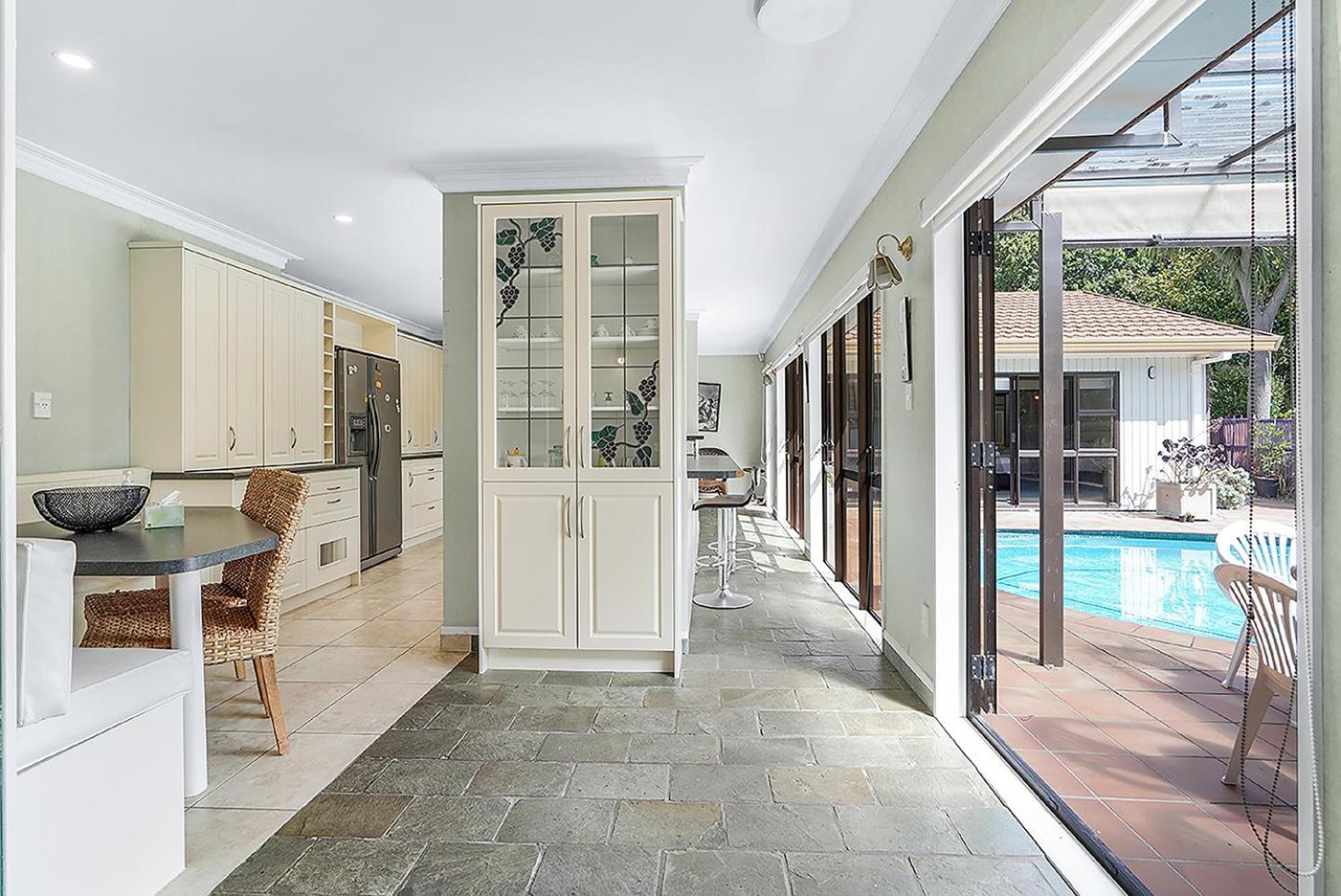 Wow, Spacious Home With A Pool Hamilton Kültér fotó